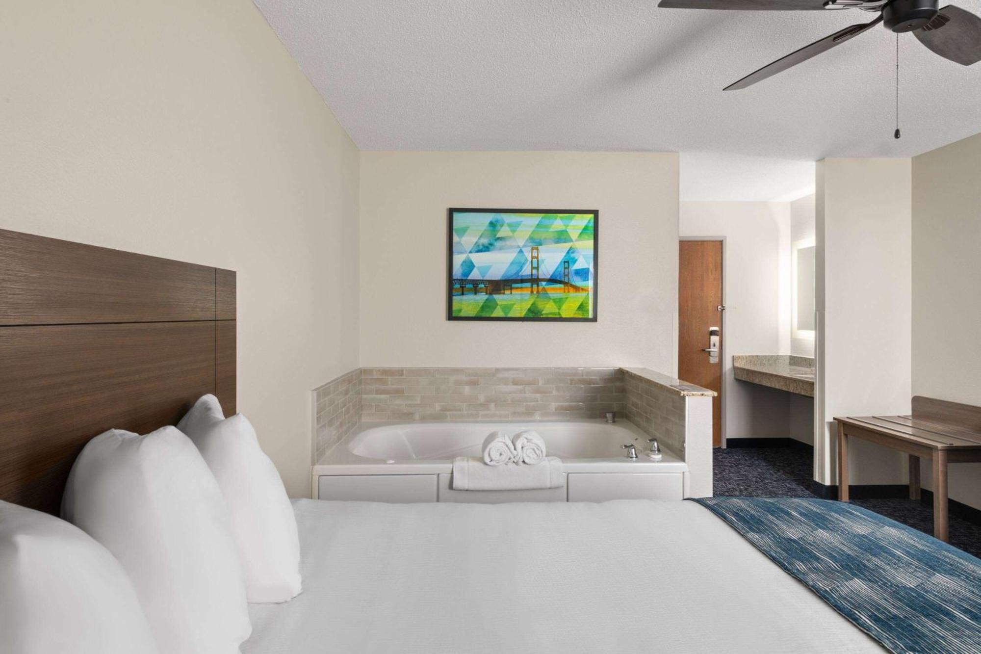 Baymont By Wyndham Mt. Pleasant Hotel Mount Pleasant Ngoại thất bức ảnh